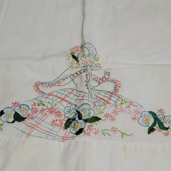 Vintage Embroidered Crochet Linen Lot Multiple Pieces Pillowcase Handkerchiefs - Picture 2 of 13